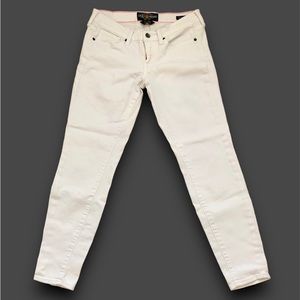 ✨HP✨Lucky Brand White Jeans Pants Size 2 / 26” Waist / 29” Inseam Charlie Skinny